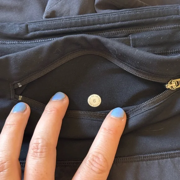 Lulu lemon black speed up high rise shorts - Picture 6 of 6